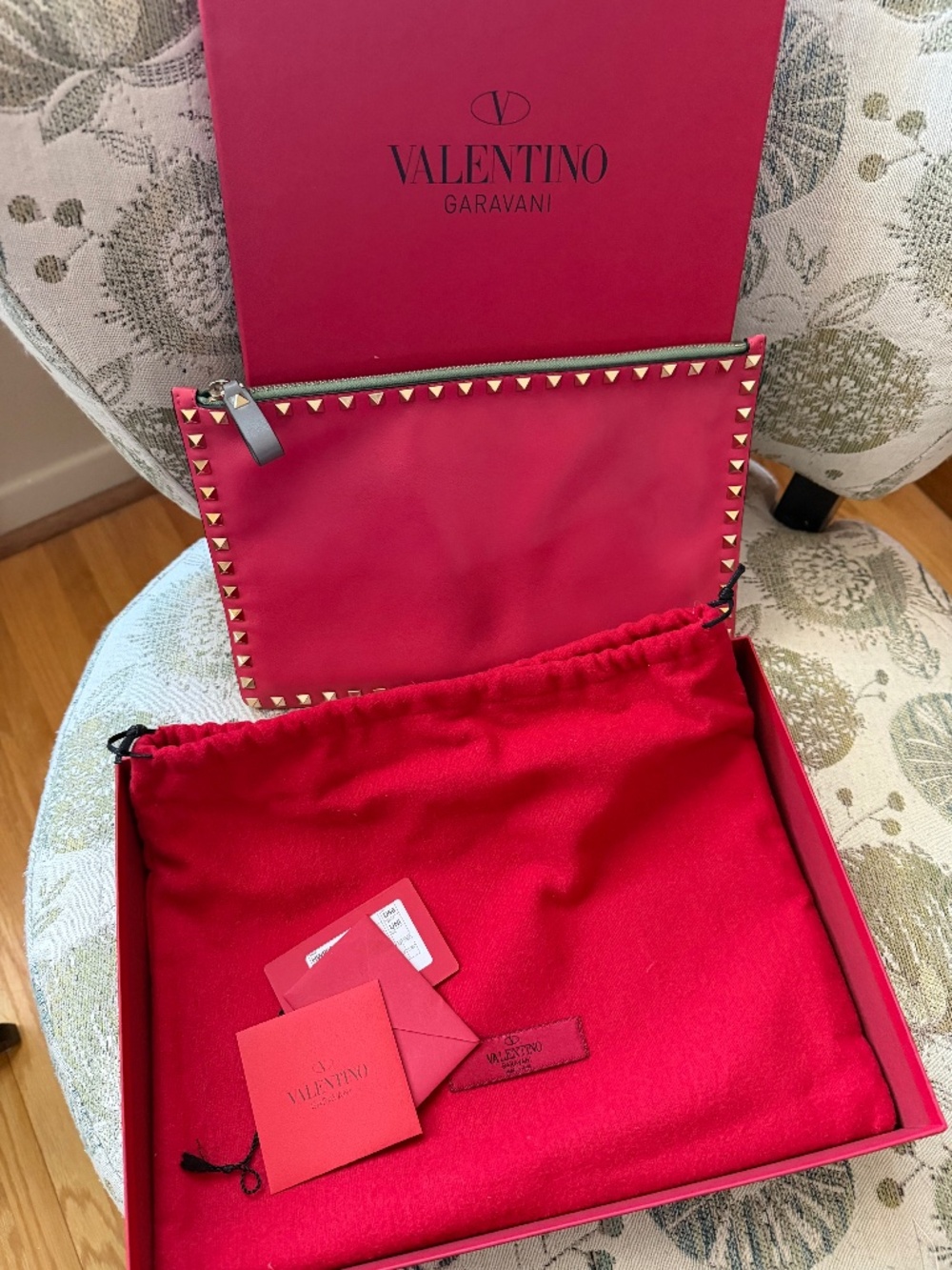 Valentino Garavani Red Rockstud Clutch ❤️ - Picture 13 of 15